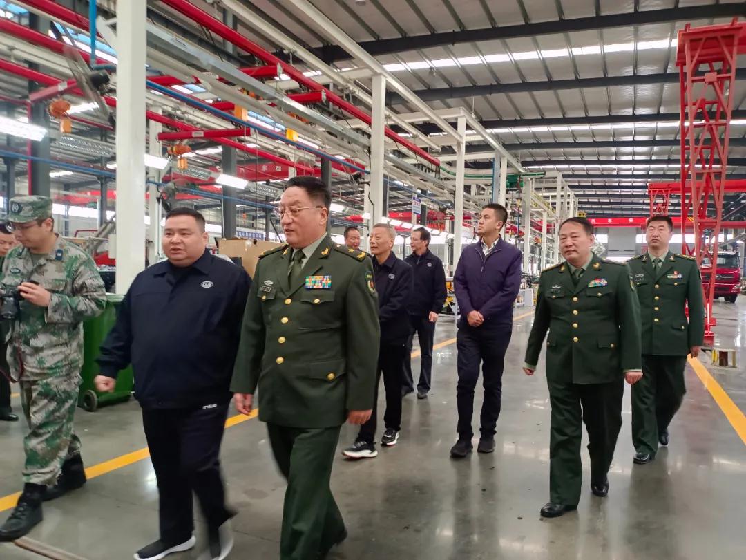 省委常委、省軍區(qū)政委視察我公司應(yīng)急產(chǎn)業(yè)發(fā)展?fàn)顩r